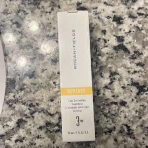 Rodan & Fields Reverse Tone Correcting Treatment